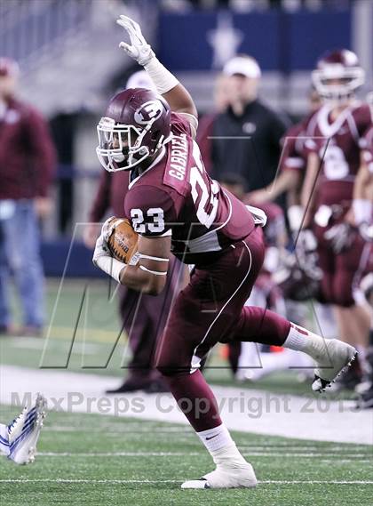 Thumbnail 3 in Ennis vs Frisco (UIL 4A Regional Playoff) photogallery.