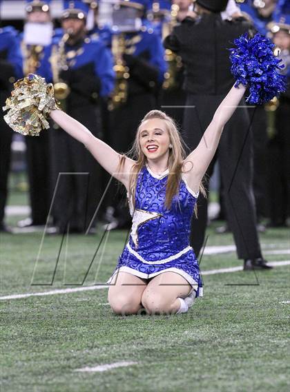 Thumbnail 2 in Ennis vs Frisco (UIL 4A Regional Playoff) photogallery.