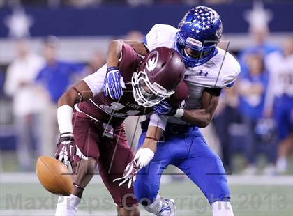 Thumbnail 3 in Ennis vs Frisco (UIL 4A Regional Playoff) photogallery.