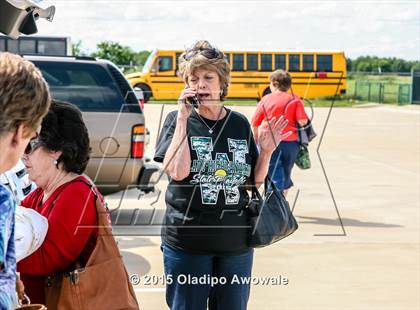Thumbnail 1 in Oak Ridge vs. Rockwall (UIL 6A Regional Semifinal Playoff) photogallery.
