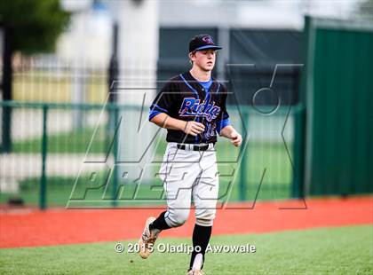 Thumbnail 1 in Oak Ridge vs. Rockwall (UIL 6A Regional Semifinal Playoff) photogallery.