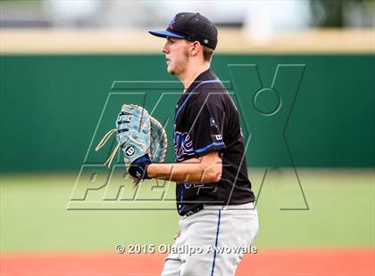 Thumbnail 1 in Oak Ridge vs. Rockwall (UIL 6A Regional Semifinal Playoff) photogallery.