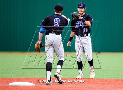 Thumbnail 3 in Oak Ridge vs. Rockwall (UIL 6A Regional Semifinal Playoff) photogallery.