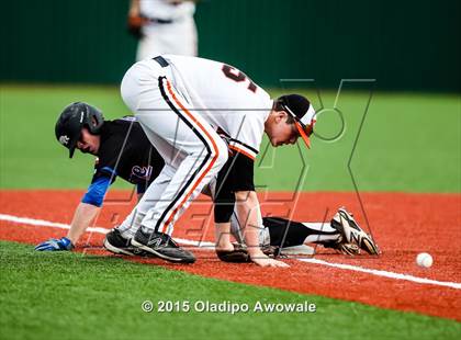 Thumbnail 2 in Oak Ridge vs. Rockwall (UIL 6A Regional Semifinal Playoff) photogallery.