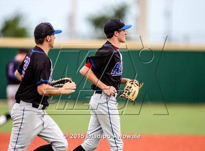 Thumbnail 3 in Oak Ridge vs. Rockwall (UIL 6A Regional Semifinal Playoff) photogallery.