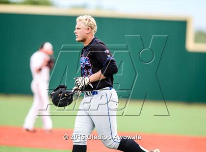 Thumbnail 3 in Oak Ridge vs. Rockwall (UIL 6A Regional Semifinal Playoff) photogallery.