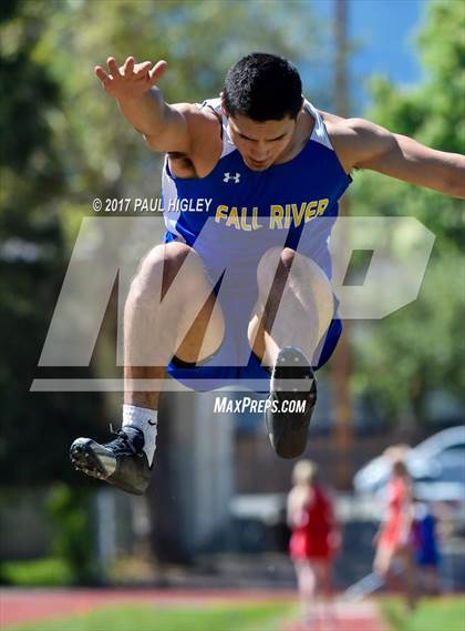 Thumbnail 3 in CIF Shasta-Cascade League Finals photogallery.