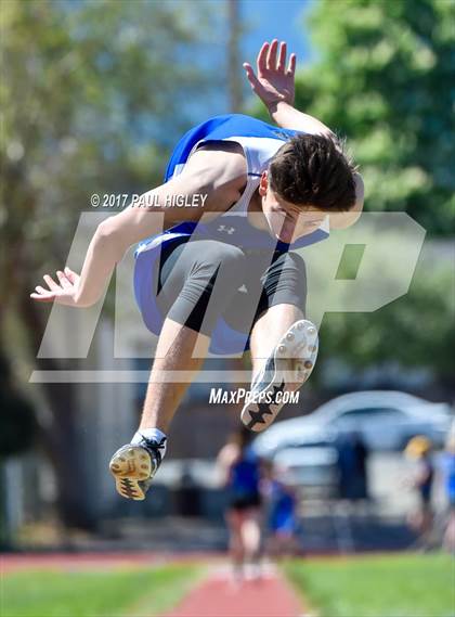 Thumbnail 2 in CIF Shasta-Cascade League Finals photogallery.