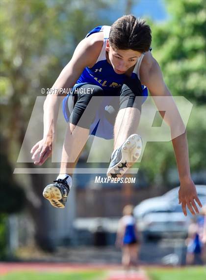 Thumbnail 1 in CIF Shasta-Cascade League Finals photogallery.