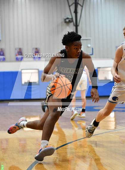 Thumbnail 1 in Brinkley vs Mt. Vernon-Enola (AAA 1A Semi final Regional) photogallery.