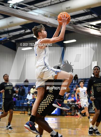 Thumbnail 2 in Brinkley vs Mt. Vernon-Enola (AAA 1A Semi final Regional) photogallery.