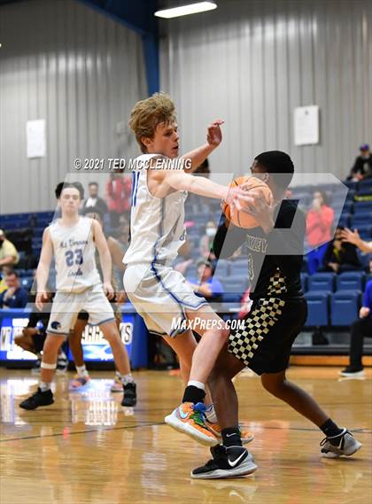 Thumbnail 3 in Brinkley vs Mt. Vernon-Enola (AAA 1A Semi final Regional) photogallery.