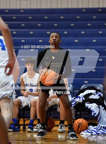 Thumbnail 1 in Brinkley vs Mt. Vernon-Enola (AAA 1A Semi final Regional) photogallery.