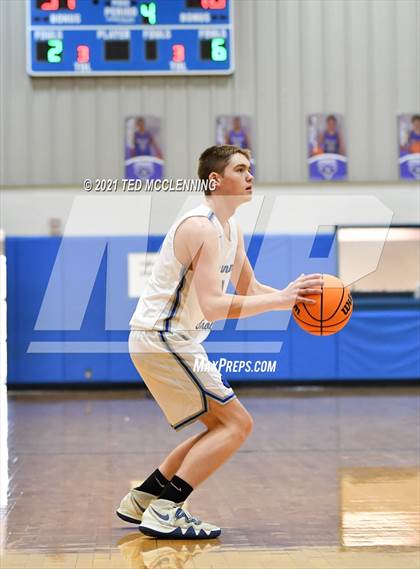 Thumbnail 2 in Brinkley vs Mt. Vernon-Enola (AAA 1A Semi final Regional) photogallery.