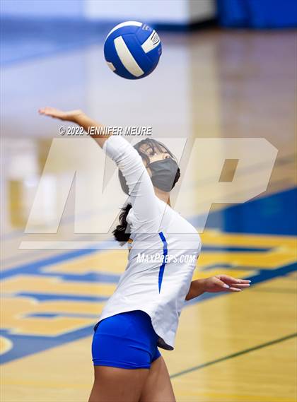 Thumbnail 1 in Newark Memorial vs Mission San Jose photogallery.