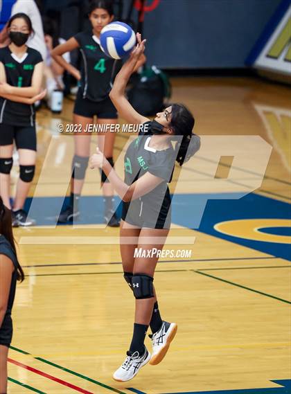Thumbnail 1 in Newark Memorial vs Mission San Jose photogallery.