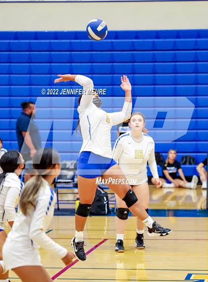 Thumbnail 1 in Newark Memorial vs Mission San Jose photogallery.
