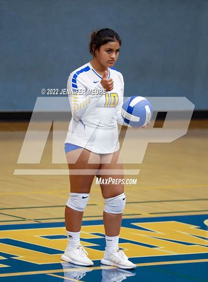Thumbnail 1 in Newark Memorial vs Mission San Jose photogallery.
