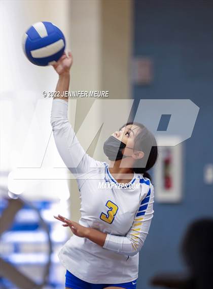Thumbnail 3 in Newark Memorial vs Mission San Jose photogallery.