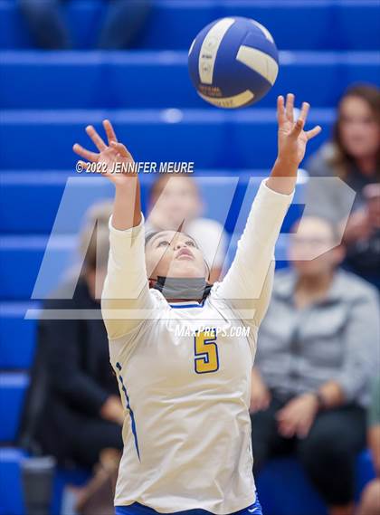 Thumbnail 2 in Newark Memorial vs Mission San Jose photogallery.