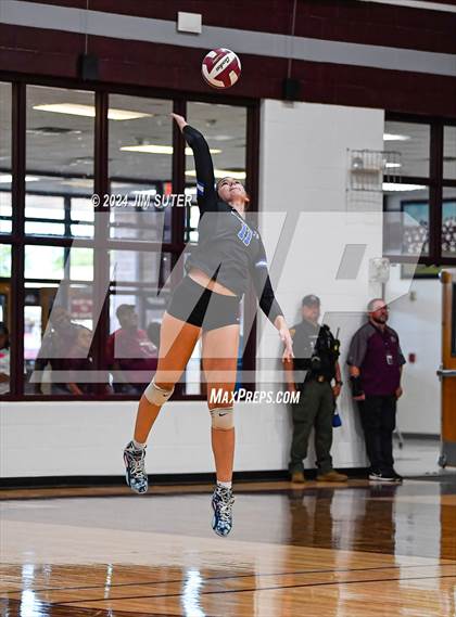 Thumbnail 2 in C.H. Yoe vs Bosqueville photogallery.