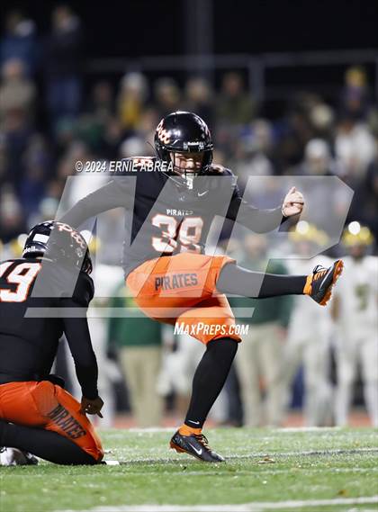 Thumbnail 1 in San Ramon Valley vs. Pittsburg (CIF NCS D1 Final)  photogallery.