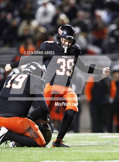 Thumbnail 3 in San Ramon Valley vs. Pittsburg (CIF NCS D1 Final)  photogallery.