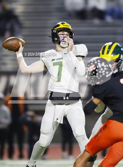 Thumbnail 3 in San Ramon Valley vs. Pittsburg (CIF NCS D1 Final)  photogallery.