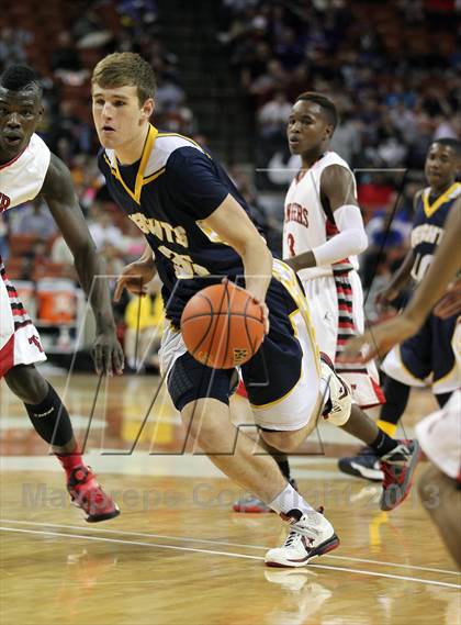 Thumbnail 2 in Terry vs. Arlington Heights (UIL4A Semifinal) photogallery.