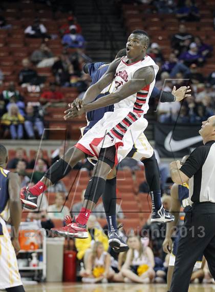 Thumbnail 2 in Terry vs. Arlington Heights (UIL4A Semifinal) photogallery.