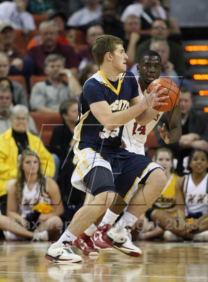 Thumbnail 1 in Terry vs. Arlington Heights (UIL4A Semifinal) photogallery.