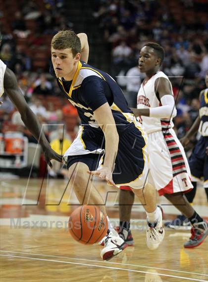 Thumbnail 1 in Terry vs. Arlington Heights (UIL4A Semifinal) photogallery.
