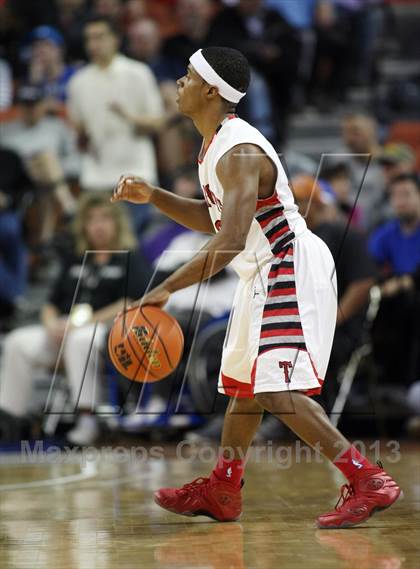 Thumbnail 2 in Terry vs. Arlington Heights (UIL4A Semifinal) photogallery.