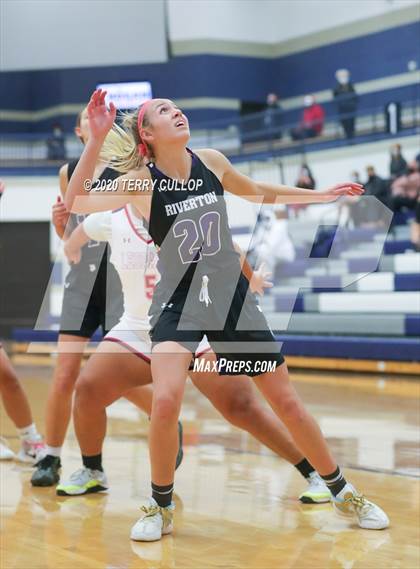 Thumbnail 3 in Riverton vs. East (Charger Winter Classic) photogallery.