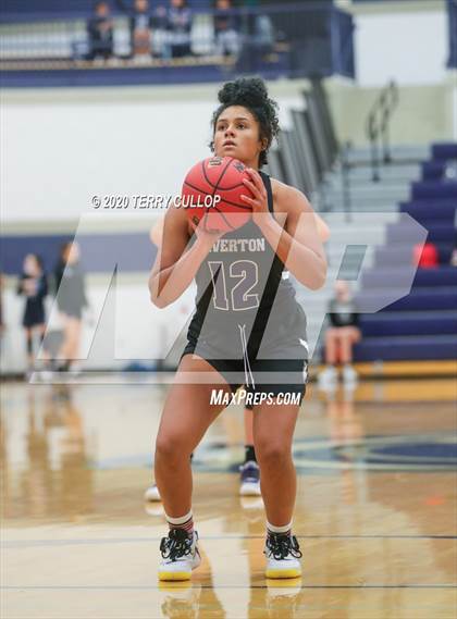 Thumbnail 2 in Riverton vs. East (Charger Winter Classic) photogallery.