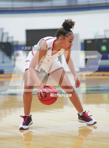 Thumbnail 2 in Riverton vs. East (Charger Winter Classic) photogallery.