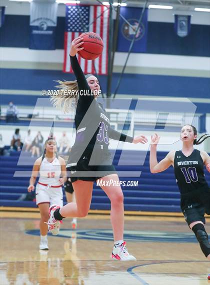 Thumbnail 3 in Riverton vs. East (Charger Winter Classic) photogallery.