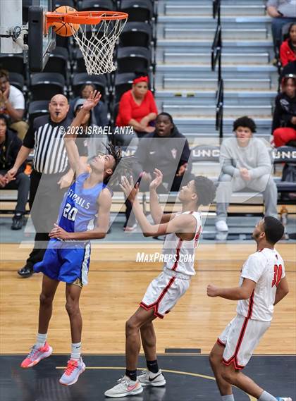 Thumbnail 2 in St. Pauls vs. Red Springs (2023 Robeson County Shootout) photogallery.