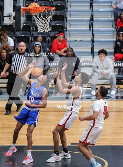 Thumbnail 3 in St. Pauls vs. Red Springs (2023 Robeson County Shootout) photogallery.