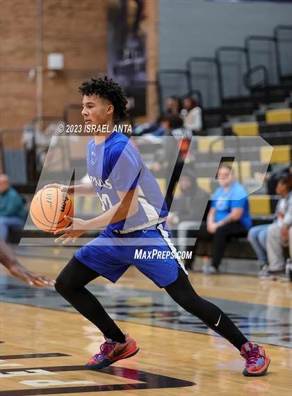 Thumbnail 1 in St. Pauls vs. Red Springs (2023 Robeson County Shootout) photogallery.
