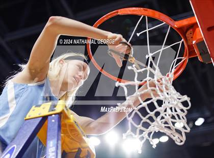 Thumbnail 2 in Skutt Catholic vs. Elkhorn North (NSAA Class B Final) photogallery.