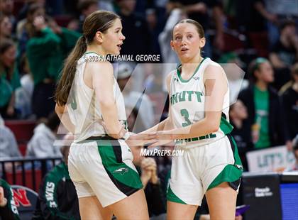 Thumbnail 2 in Skutt Catholic vs. Elkhorn North (NSAA Class B Final) photogallery.