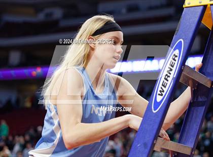 Thumbnail 3 in Skutt Catholic vs. Elkhorn North (NSAA Class B Final) photogallery.
