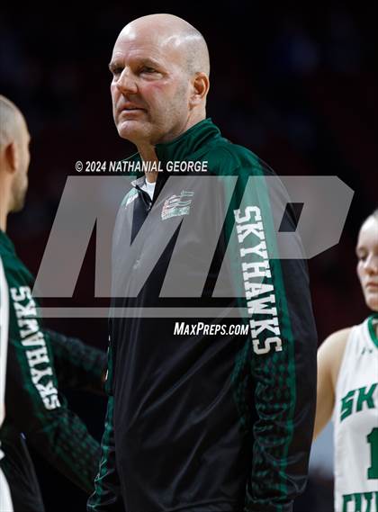 Thumbnail 3 in Skutt Catholic vs. Elkhorn North (NSAA Class B Final) photogallery.