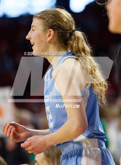 Thumbnail 2 in Skutt Catholic vs. Elkhorn North (NSAA Class B Final) photogallery.