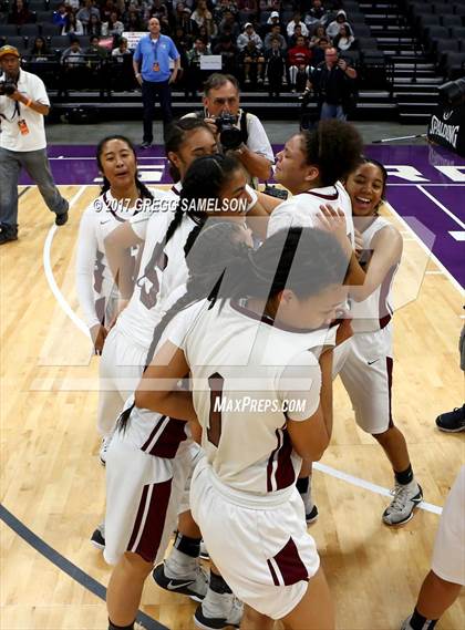 Thumbnail 3 in Eastside College Prep vs Rolling Hills Prep (CIF State D5 Final) photogallery.