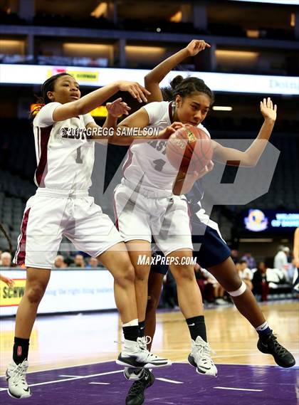 Thumbnail 2 in Eastside College Prep vs Rolling Hills Prep (CIF State D5 Final) photogallery.