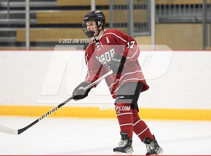 Thumbnail 3 in Tabor vs. Frederick Gunn (Avon Christmas Classic 3rd Place) photogallery.