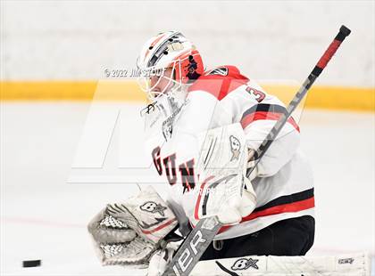 Thumbnail 3 in Tabor vs. Frederick Gunn (Avon Christmas Classic 3rd Place) photogallery.
