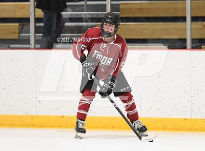 Thumbnail 2 in Tabor vs. Frederick Gunn (Avon Christmas Classic 3rd Place) photogallery.